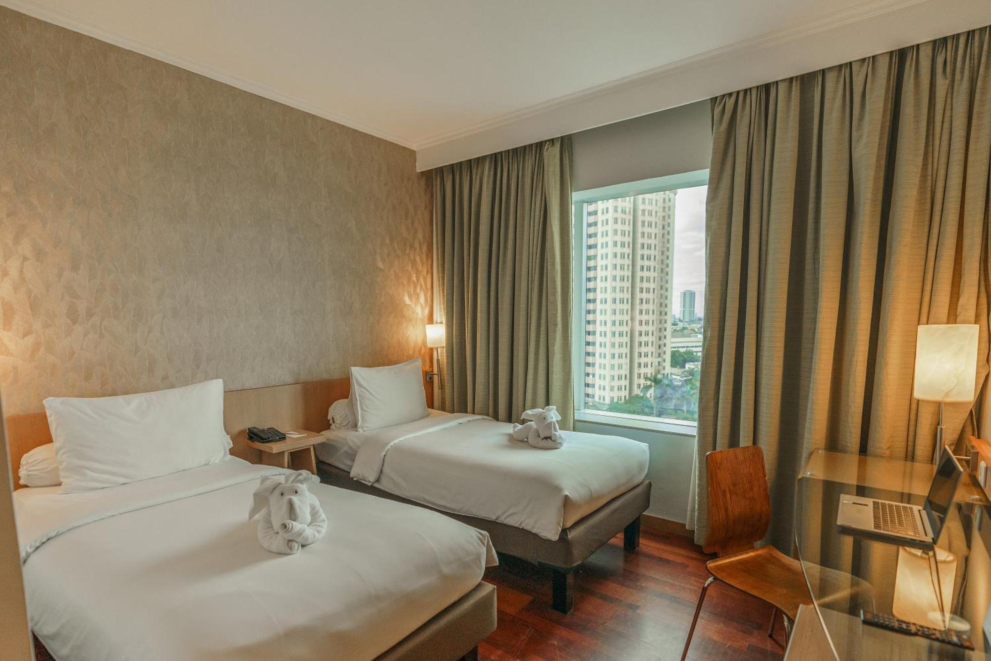 Hotel Kimaya Slipi Jakarta By Harris Екстер'єр фото