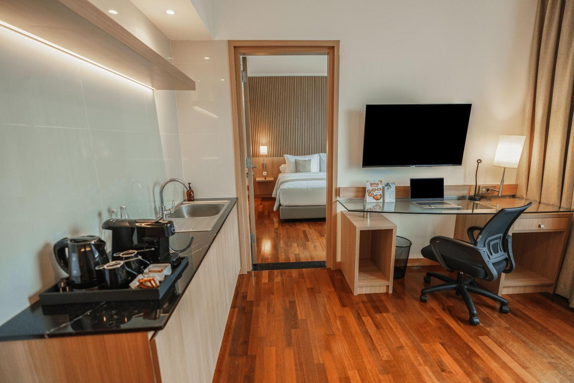Hotel Kimaya Slipi Jakarta By Harris Екстер'єр фото